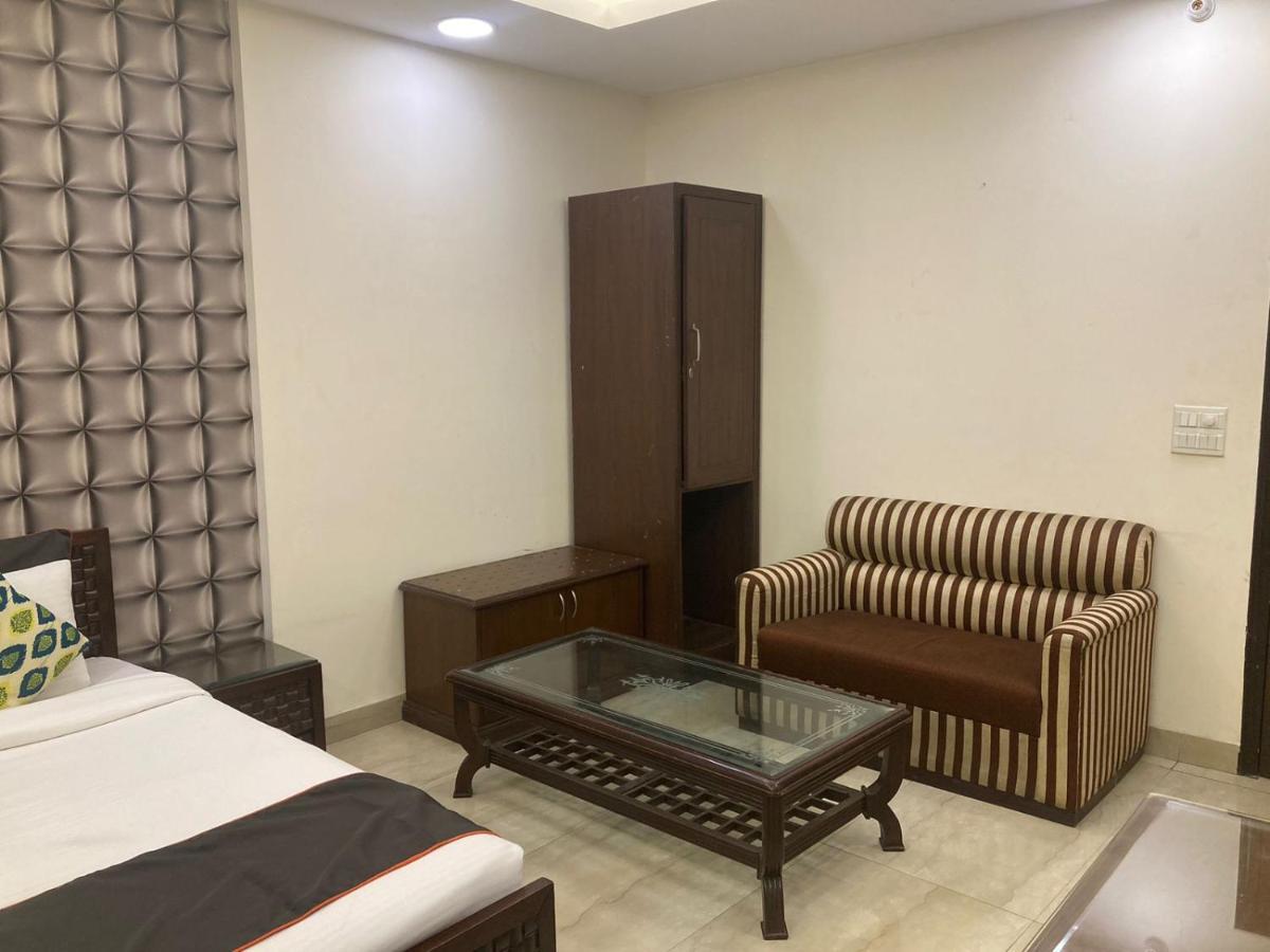 Hermitage By The Cosy Hotels Near Lotus Temple New Delhi Exteriör bild