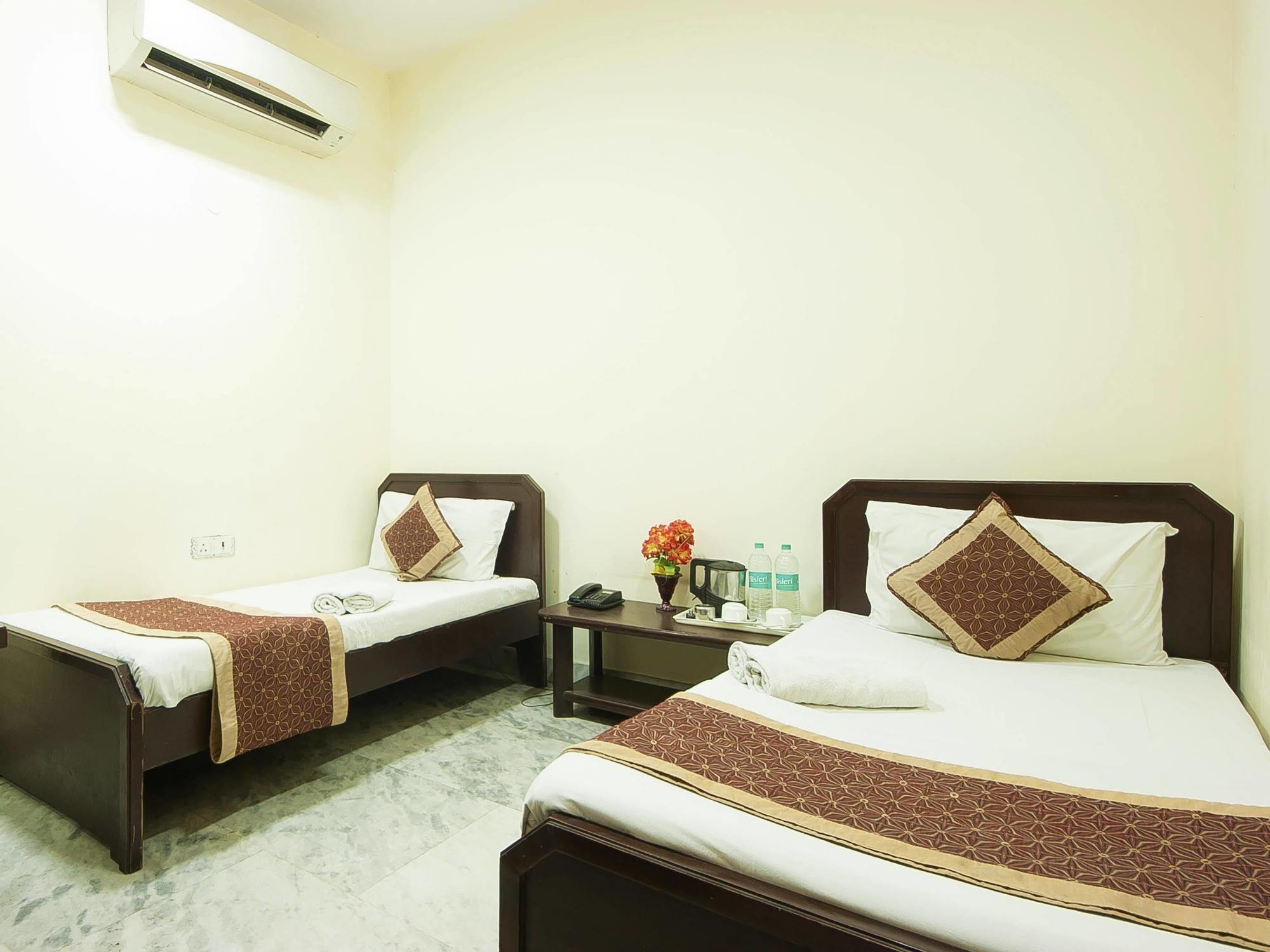 Hermitage By The Cosy Hotels Near Lotus Temple New Delhi Exteriör bild
